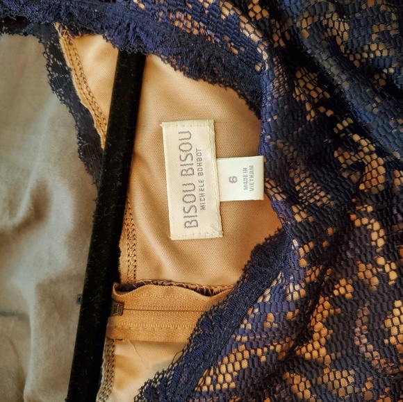 Navy Lace Dress - Picture 4 of 4